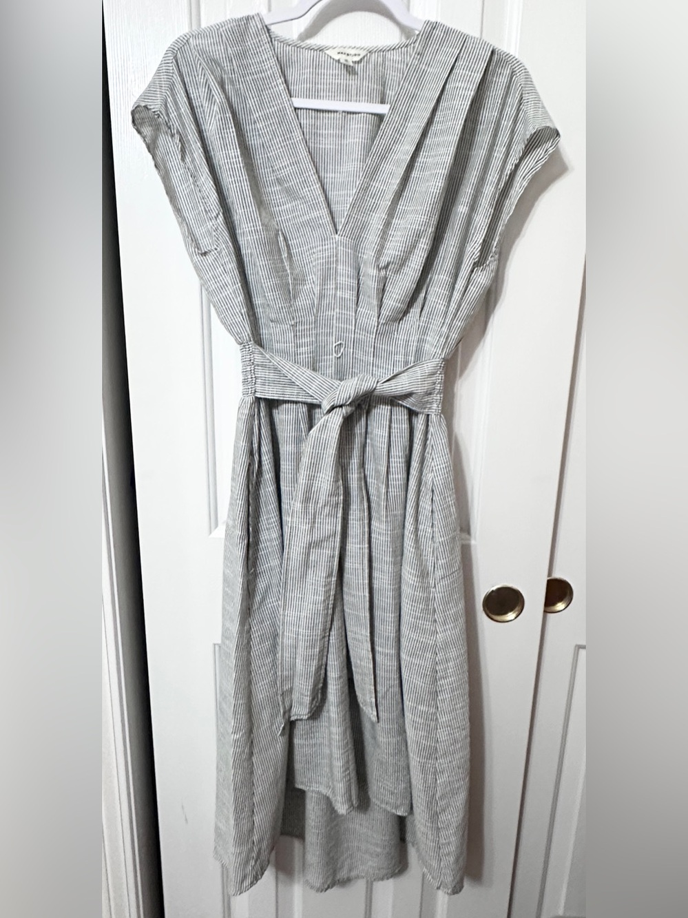 Max Studio striped Gray Tie-Waist Maxi Dress